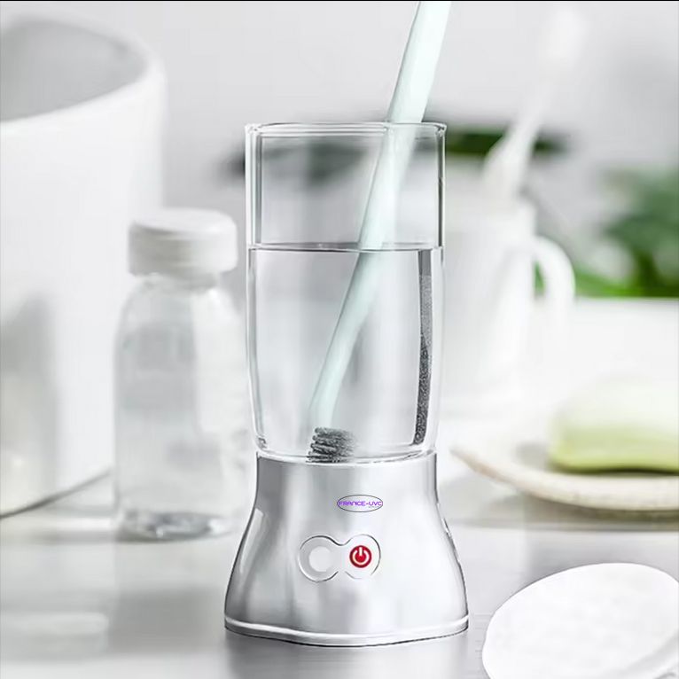 Verre rince bouche à eau ozonée pour se gargariser et désinfecter les brosses à dents - concentration en ozone dans l'eau de 0.5 à 2.6mg/L (PPM) - France UVC
